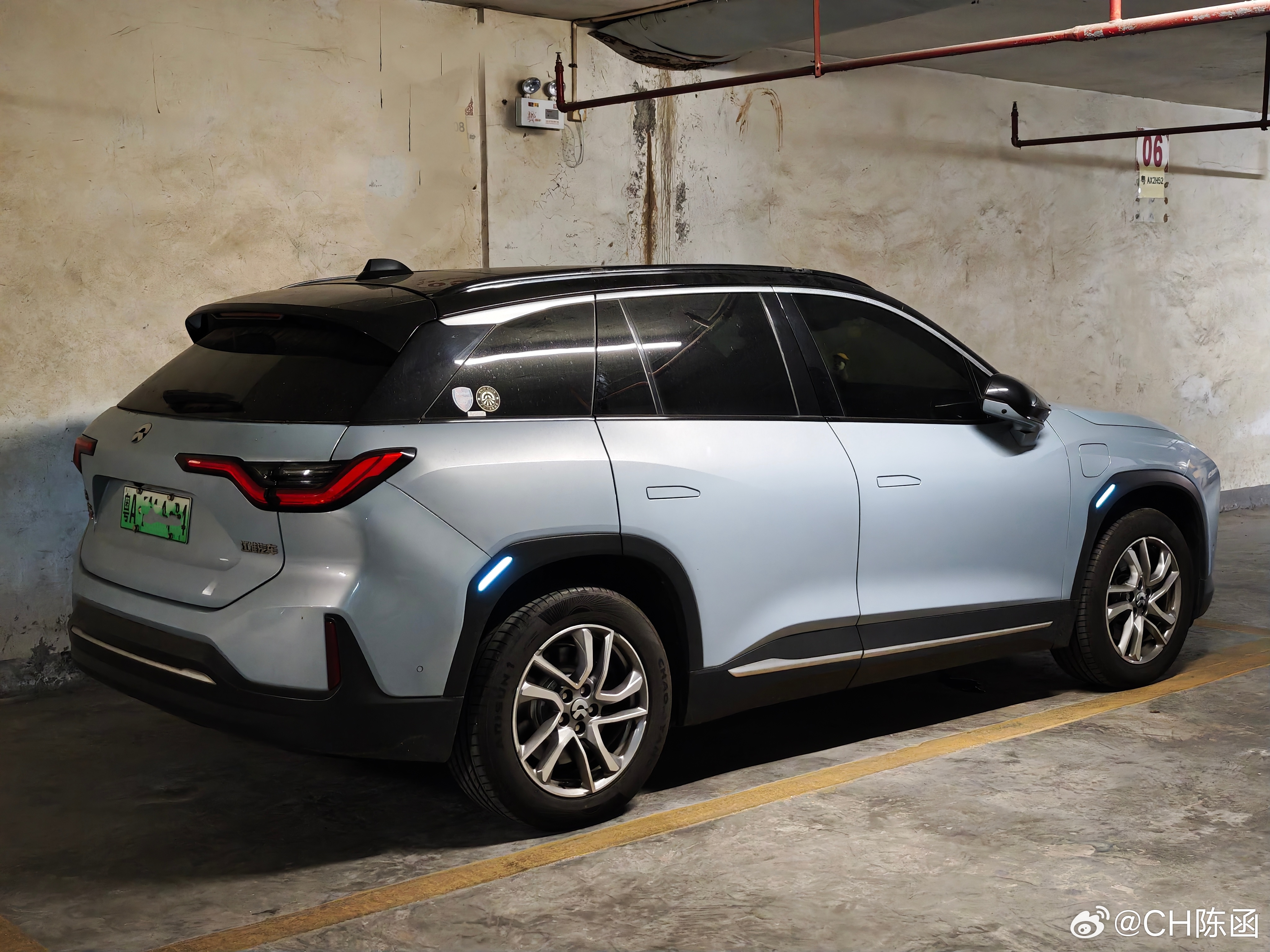 又搞了快1个小时把老6的车顶行李架装回去了续航 ↓20% 颜值 ↑50% 习惯了