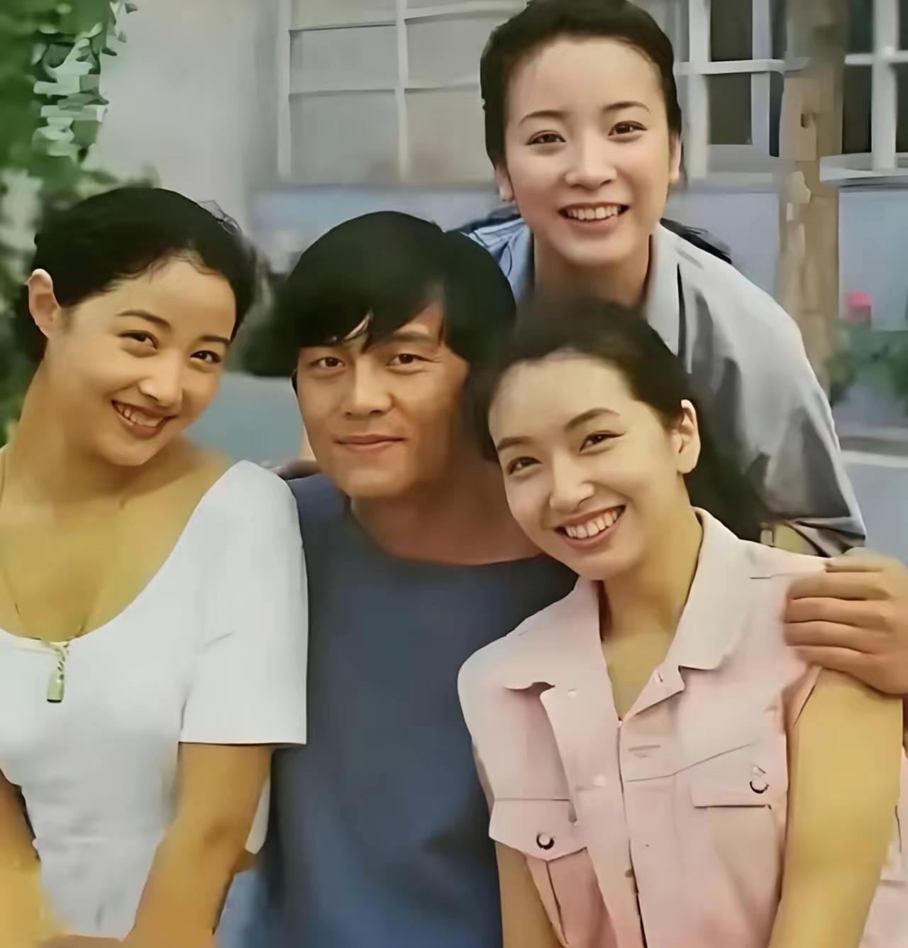 四位明星同框照
实在是太美了，太帅气了
在那个年代没有美颜，没有滤镜，把他们四位