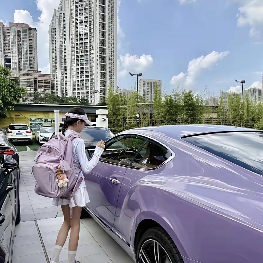 不懂就问，这种家庭的女孩子长大后黄毛对她会有吸引力吗？
黄毛对传统家庭女孩有吸引