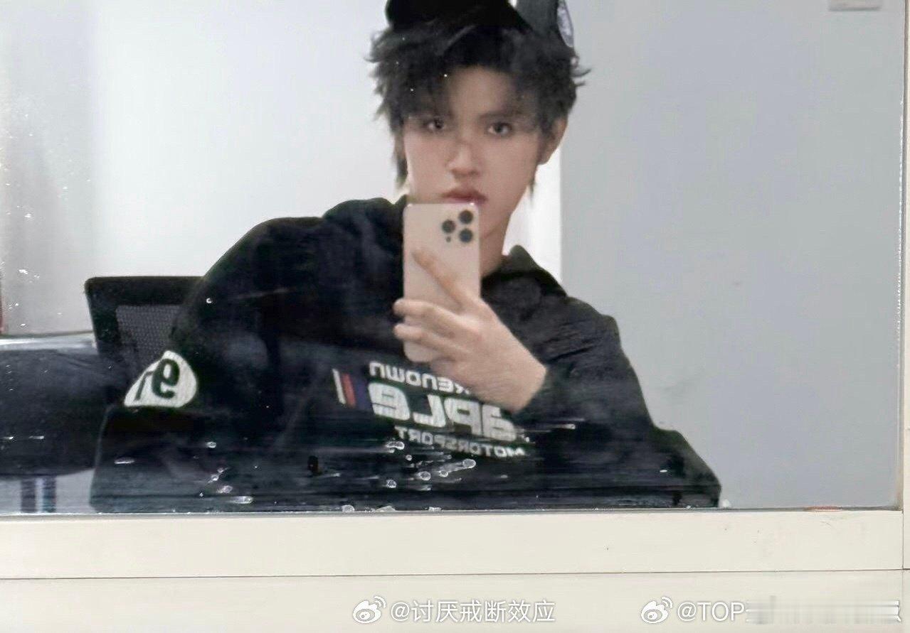 网传张极参演声生不息华流季张极音综适配度 谁没被他舞台上的情绪感染力打动过啊？音