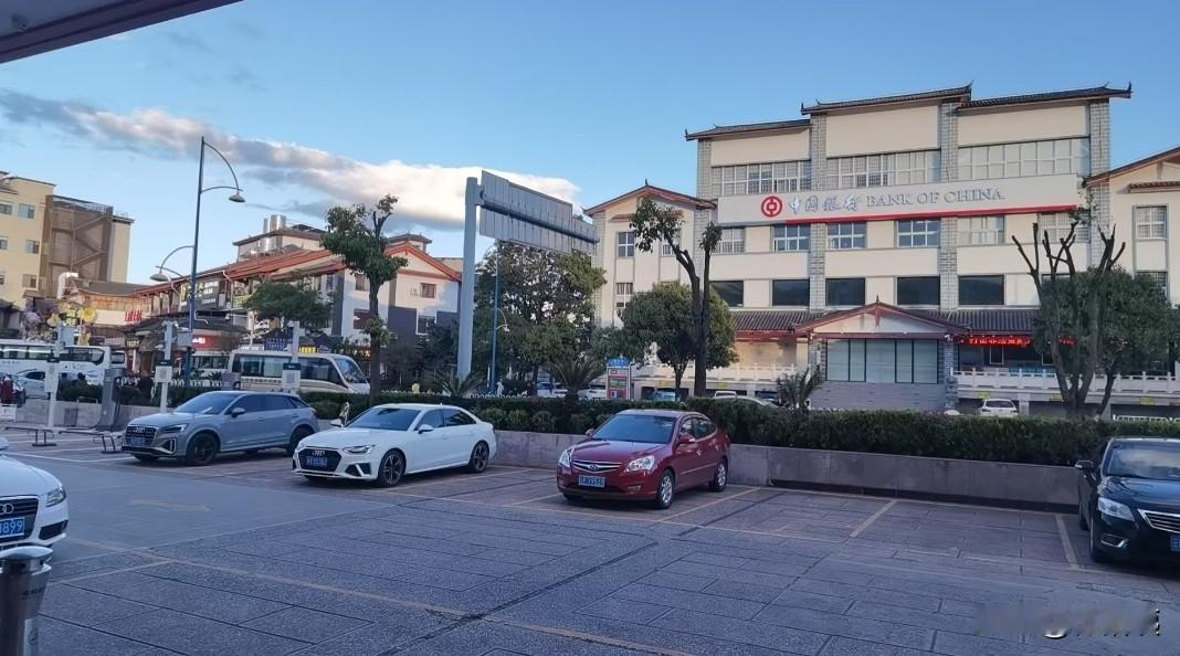 晚上8点的天空
