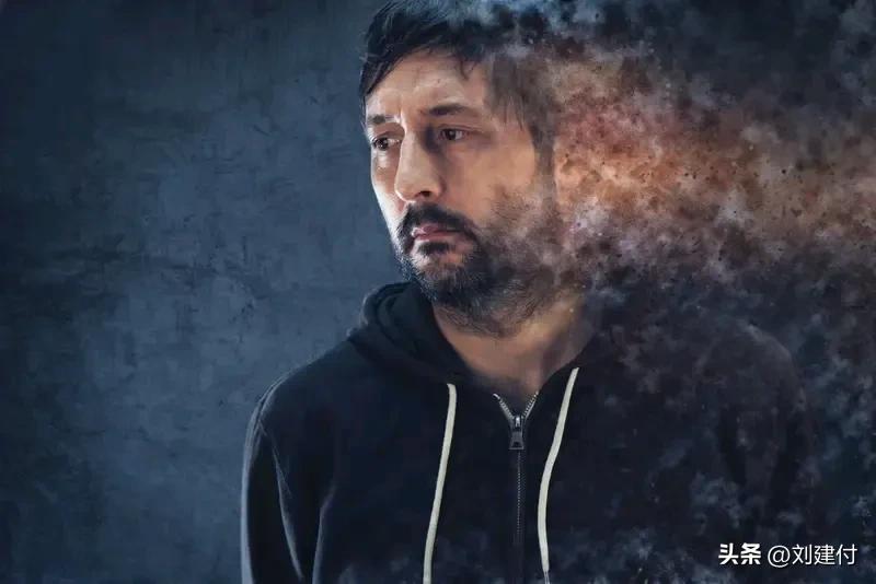 伊朗小学遇袭 死亡人数超150人 伊朗小学遇袭，死亡人数超150人
当地时间20