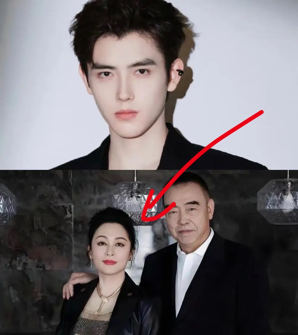 不少网友感慨：“娱乐圈以后不妨让这类家庭的孩子来闯，有家庭托举，自身还足够优秀。