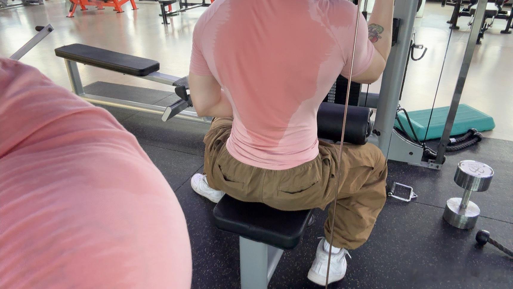 背结束了（粉色娇嫩如今你…） 