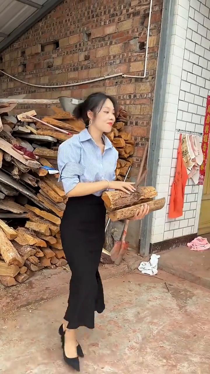 像我这么穷的人居然有老婆，你说气人不气人？