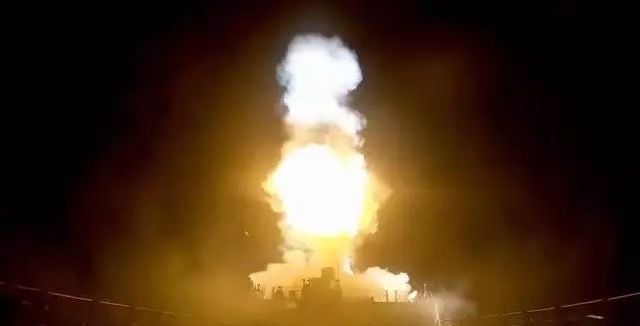 昨日美国总统特朗普下令美军当天暂停对伊朗的空袭，结束此前连续13天的每日打击行动