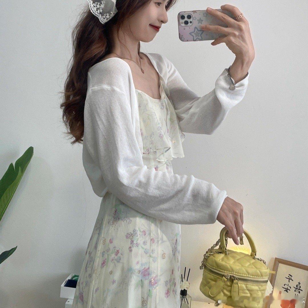 今晚20 ：0  0开拍防晒小开衫，每年都应该入手的一件，面面料有一种冰凉的那种