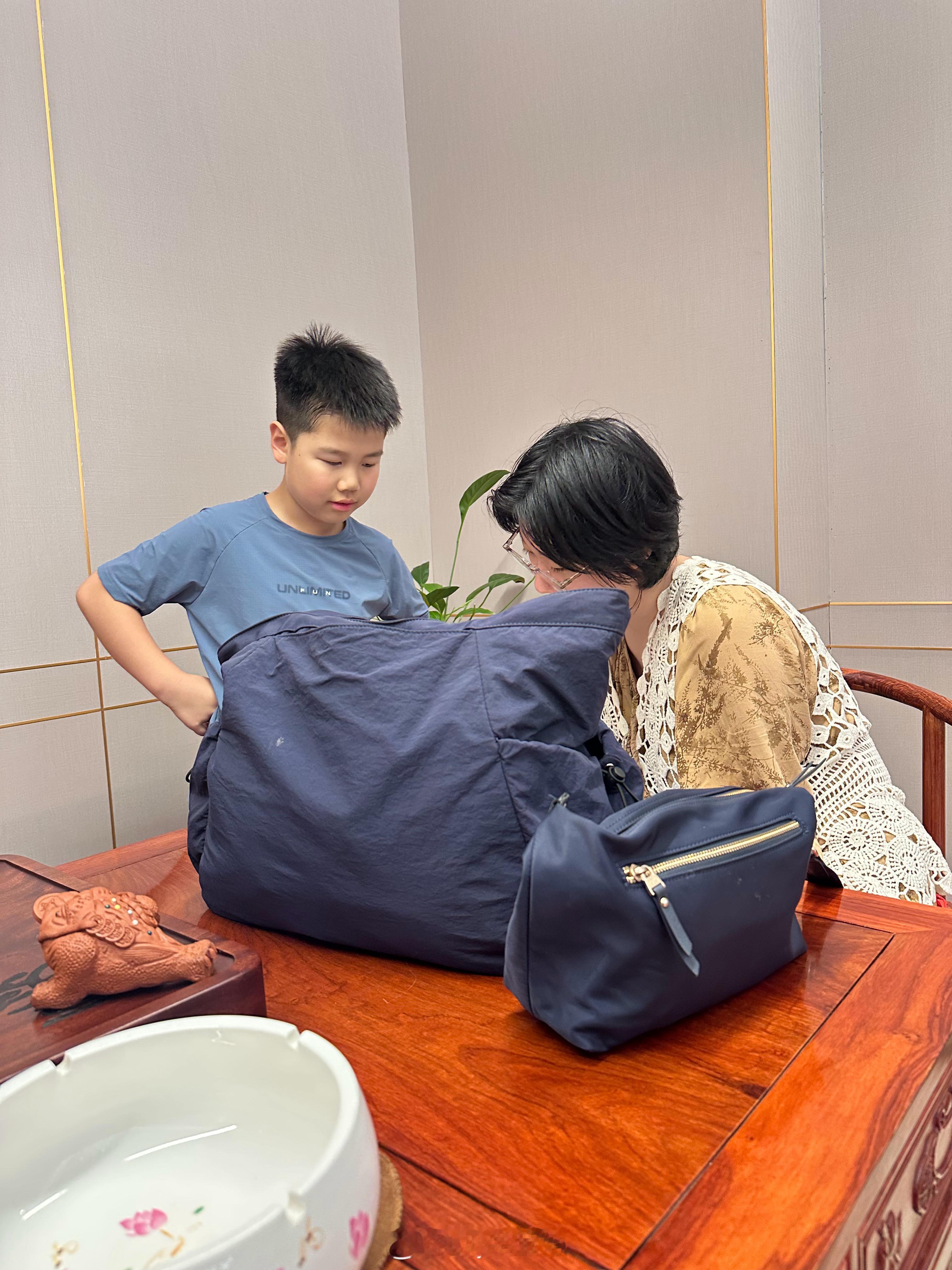 在一顿家人的聚餐中完美结束假期啦🍽️给生活加点flow亲子大玩家