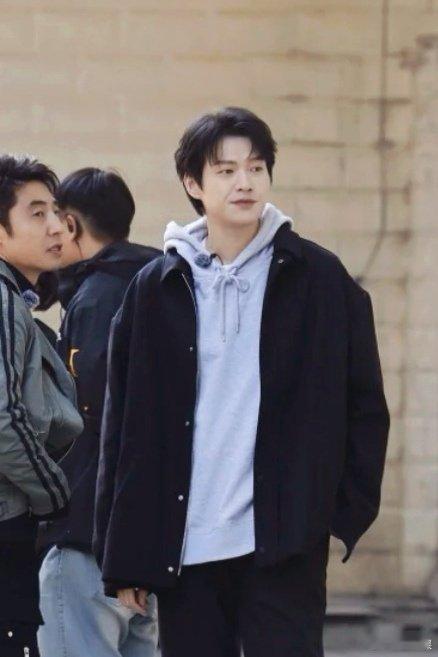 魏大勋撒贝宁梦回九年前的明侦魏大勋撒贝宁直接梦回九年前的明侦片场 魏大勋撒贝宁直