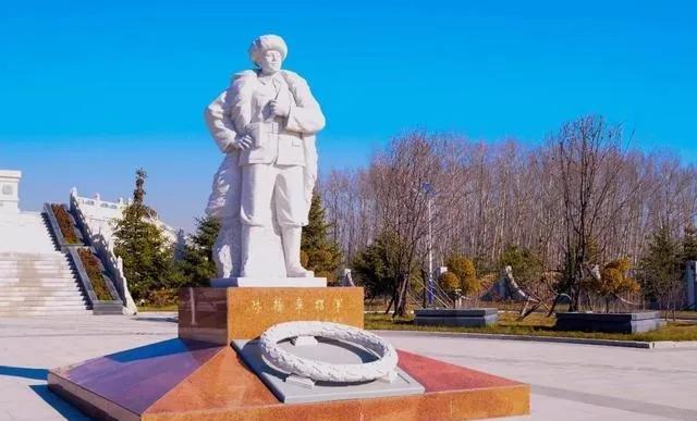 抗日名将陈翰章


        提到抗日名将陈翰章，很多人心头一热。这位吉林