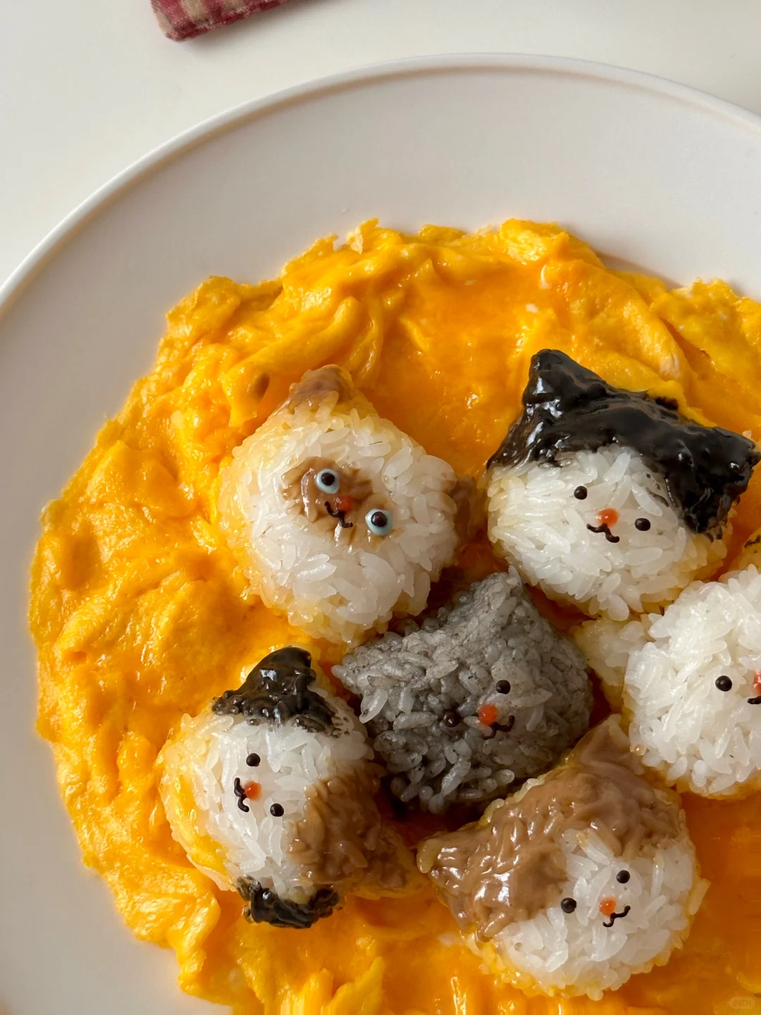 可爱猫咪饭团滑蛋咖喱饭🍛