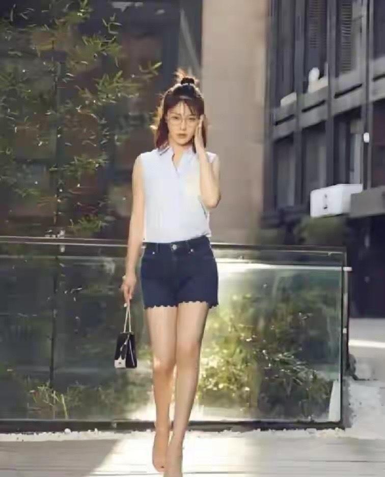 39岁女演员朱锐自曝破产失业，耗尽二十年拍戏积攒全部积蓄，日常生计只能依靠年迈母
