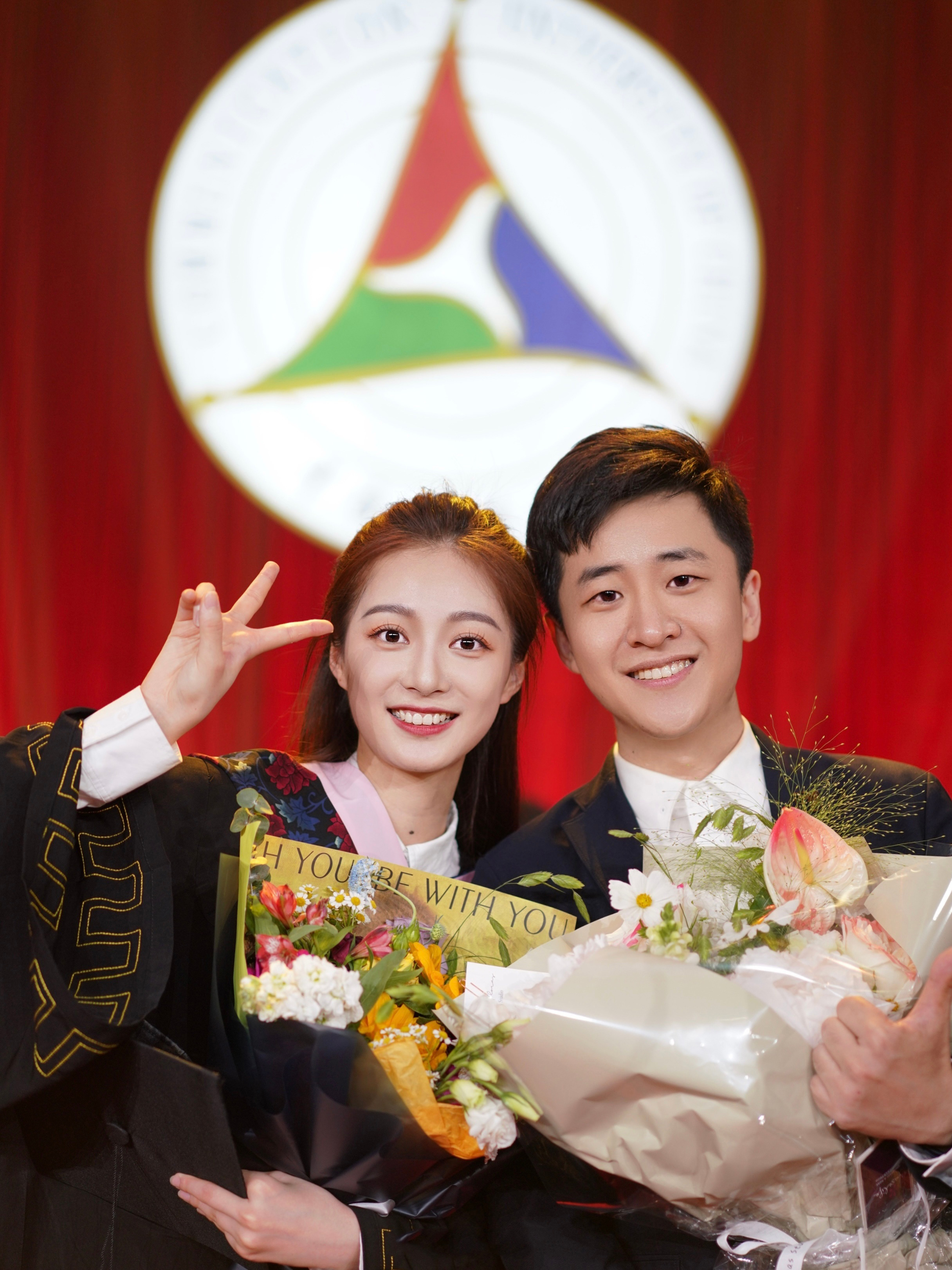 微博：硕士：复旦大学（22级新闻与传播）本科：中国传媒大学（18级播音生）年龄：