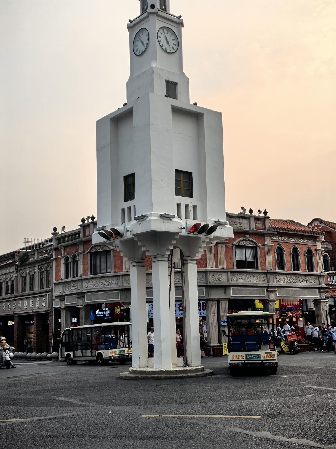 记录我的2026泉州的步行街——西街，热闹非凡！熙熙攘攘全是年轻人，逛吃逛吃，吃