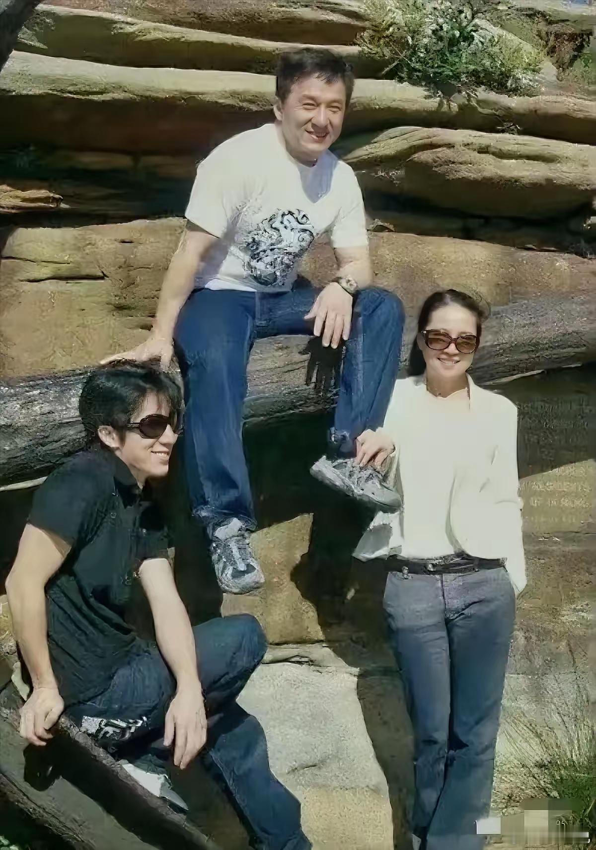 不懂就问，成龙这么有钱，为啥只生一个？ ​​​