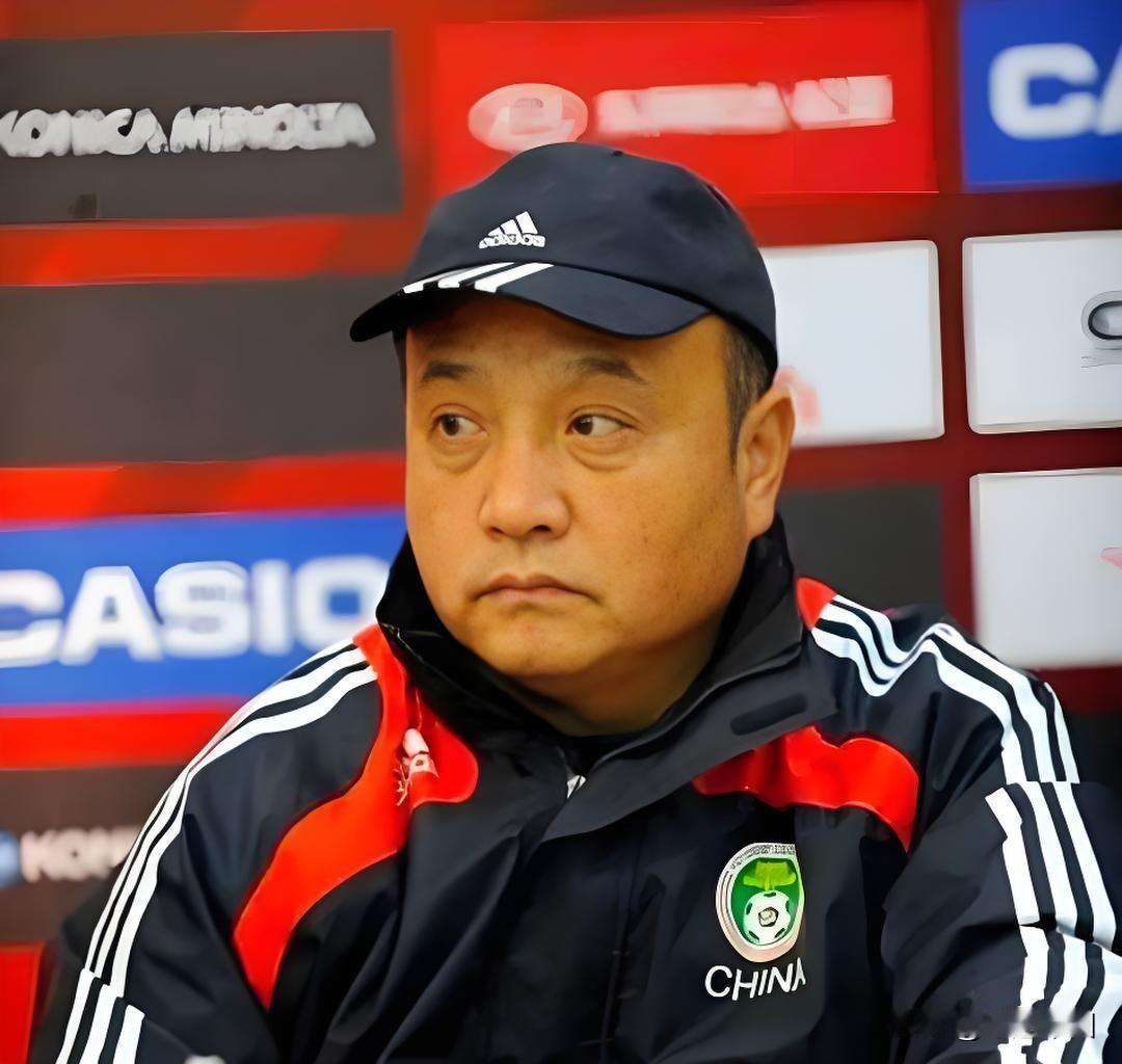 2008年7月，距离北京奥运会开幕仅剩不到一个月，中国国奥队突然发生“地震”——