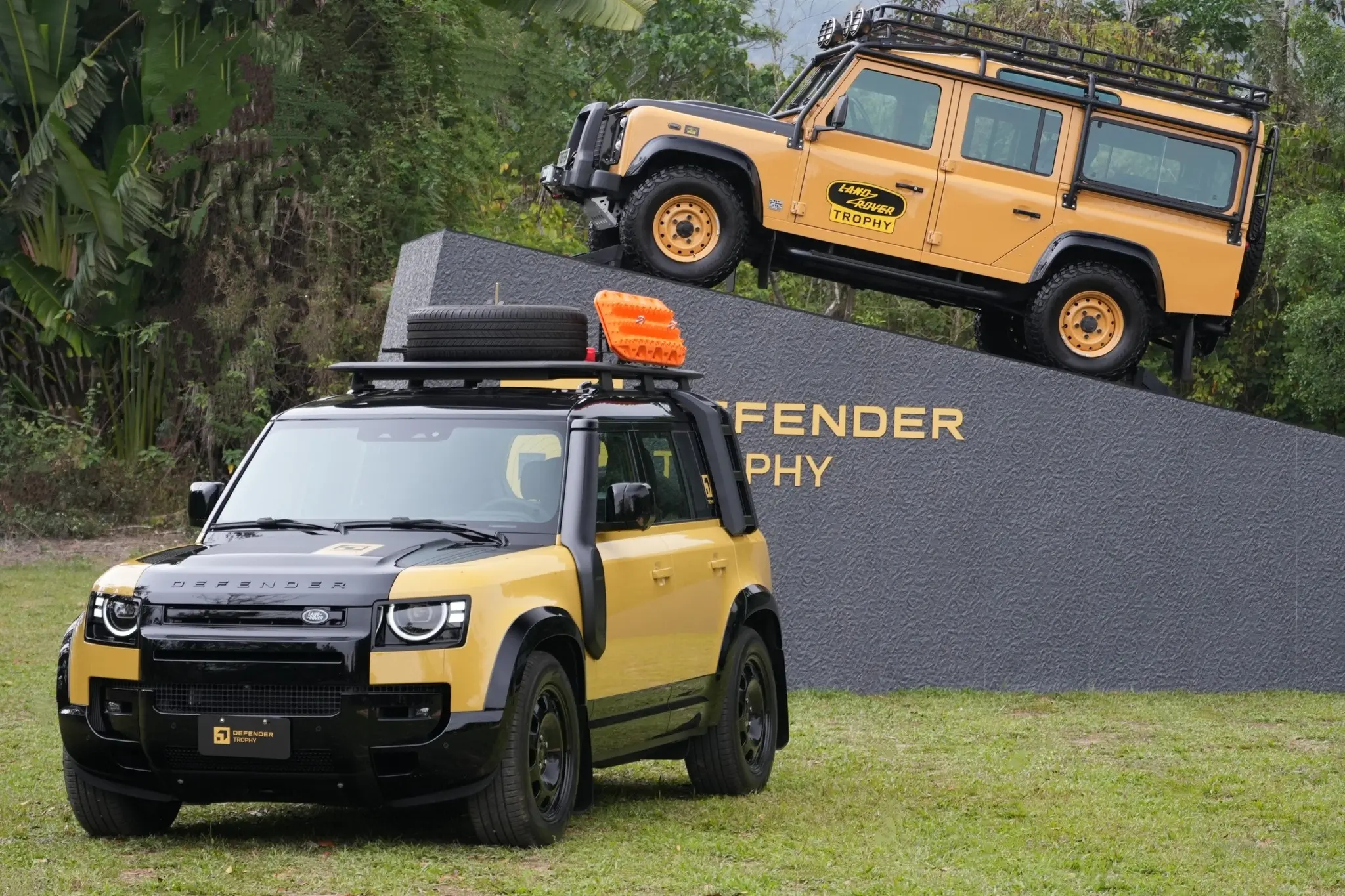 卫士牌越野车。Defender Trophy Edition  (De...