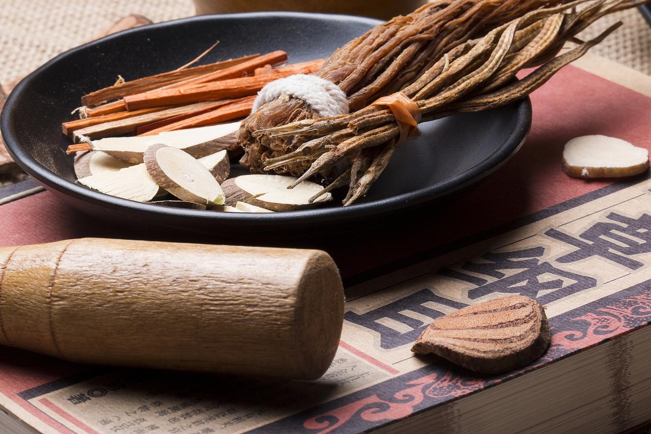 肾阳虚，宗筋不坚；肾阴虚，时间短；脾阳虚，事后乏力；
湿热下注，阴囊潮湿，学会一