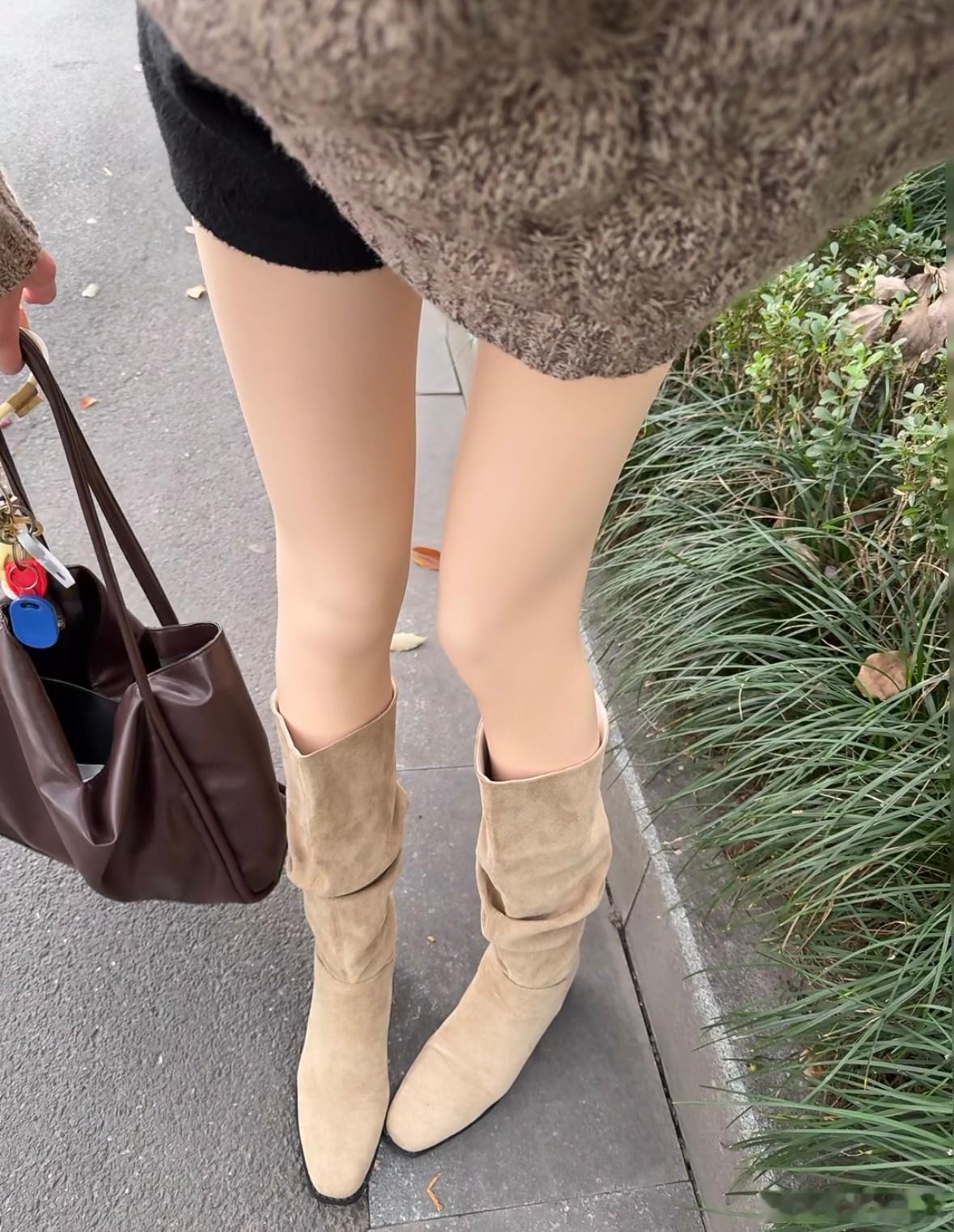 在这个落叶像雪的季节🍂 