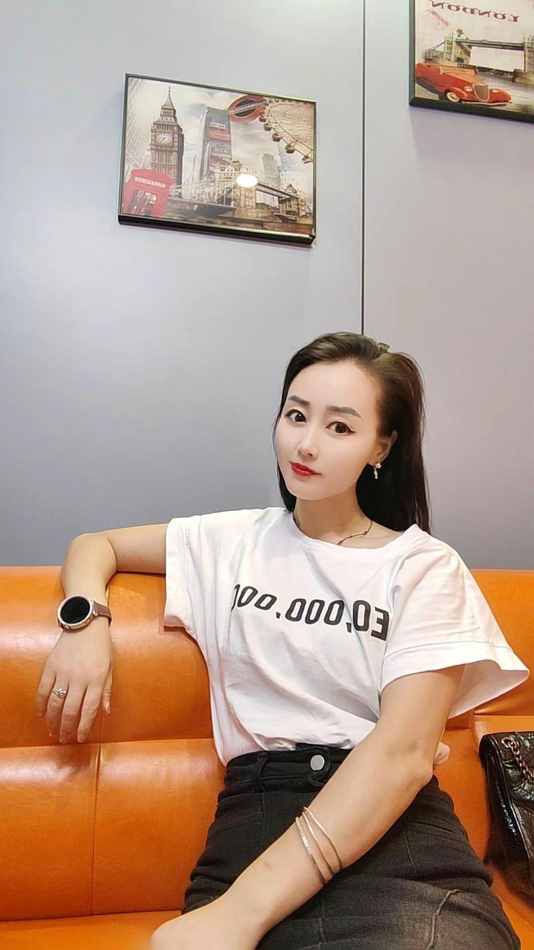 不知不觉丢了童年，悄无声息没了青春，莫名其妙到了中年，你说什么是来日方长！