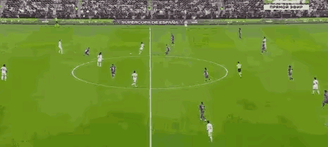 巴萨3-2皇马卫冕西超杯，离谱上半场补时4分钟连轰3球，拉菲尼亚双响+折射绝杀，