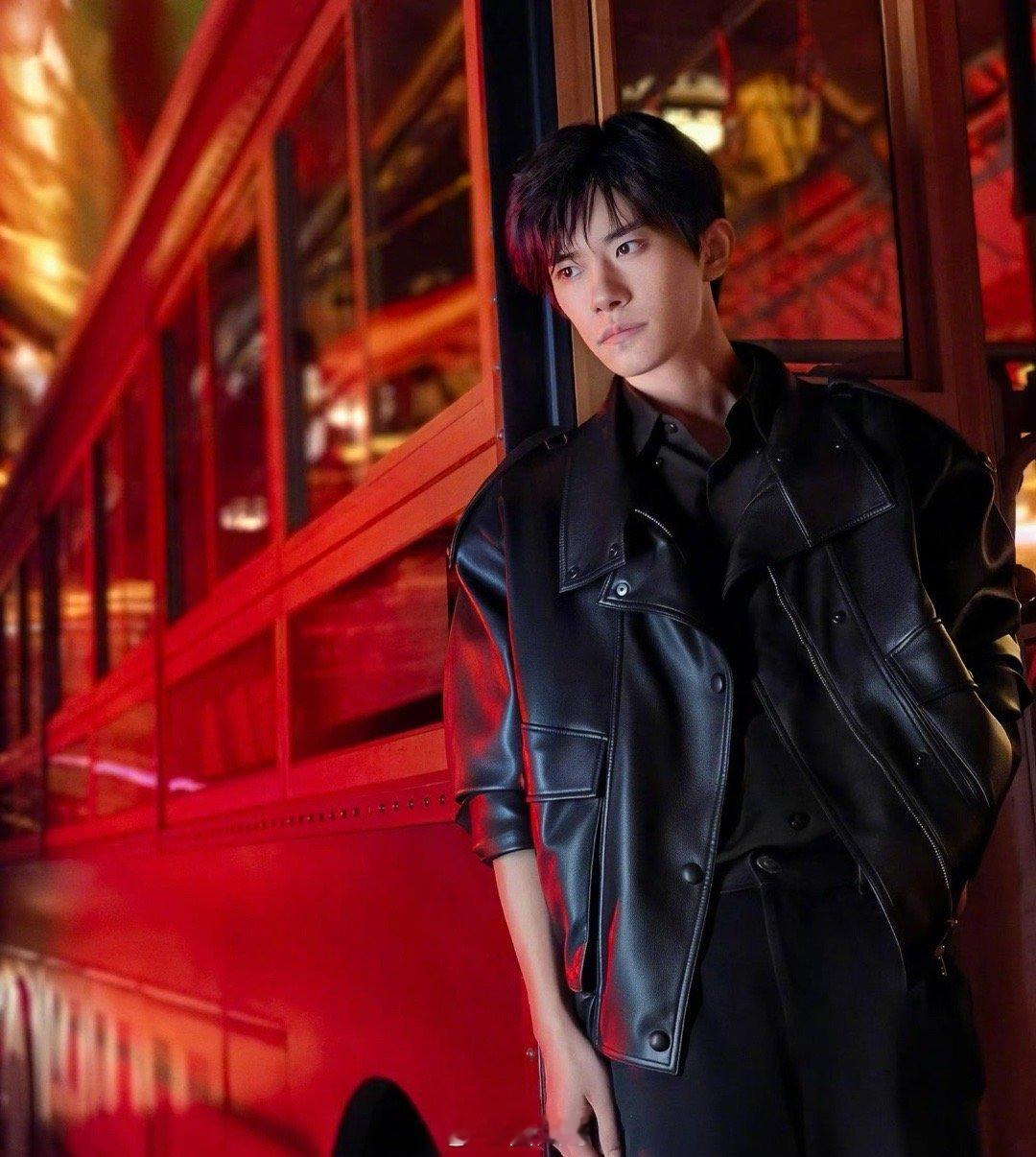 网传易烊千玺王菲合作新电影易烊千玺、王菲居然要合作电影了啊，网传易烊千玺下部电影