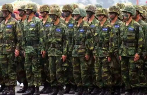 台湾回归在即！问题来了，当部队开始登陆，履行接管台湾的责任时，台湾还有30万武装