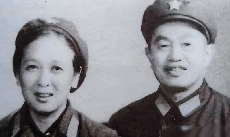 1940年，皮定均看上了女干部张烽，就让县长去说媒，张烽听说了县长的来意后，拒绝