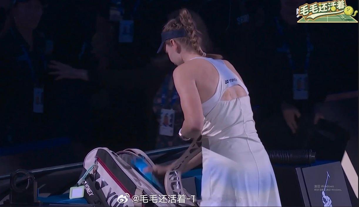 不好意思，你毛我送的卡套娜娜还挂着。而且你毛有同款球包，我不好意思！以后将是我的