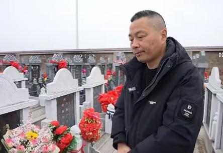 6年前被深爱的男友骗去云南，她以为是去约会，其实却是赴死，6年后她的家人仍未走出