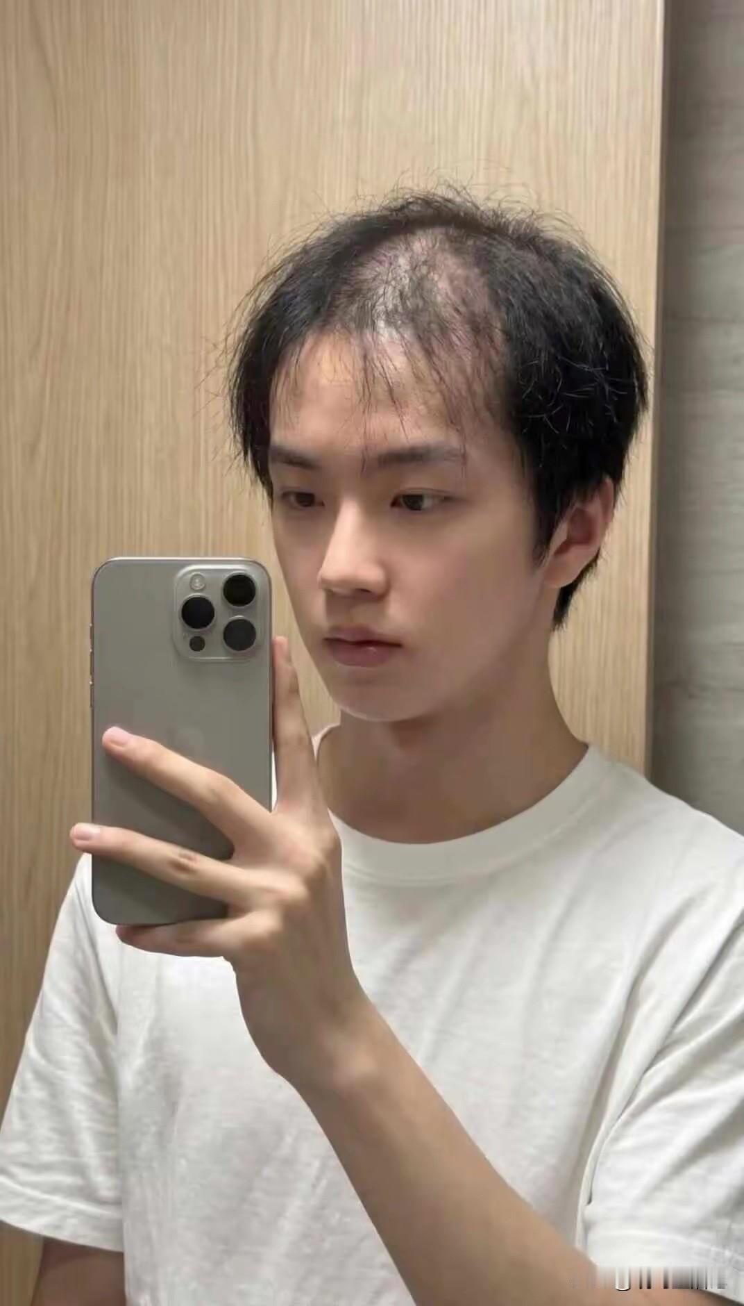 侄子今年22岁，大家觉得他帅嘛