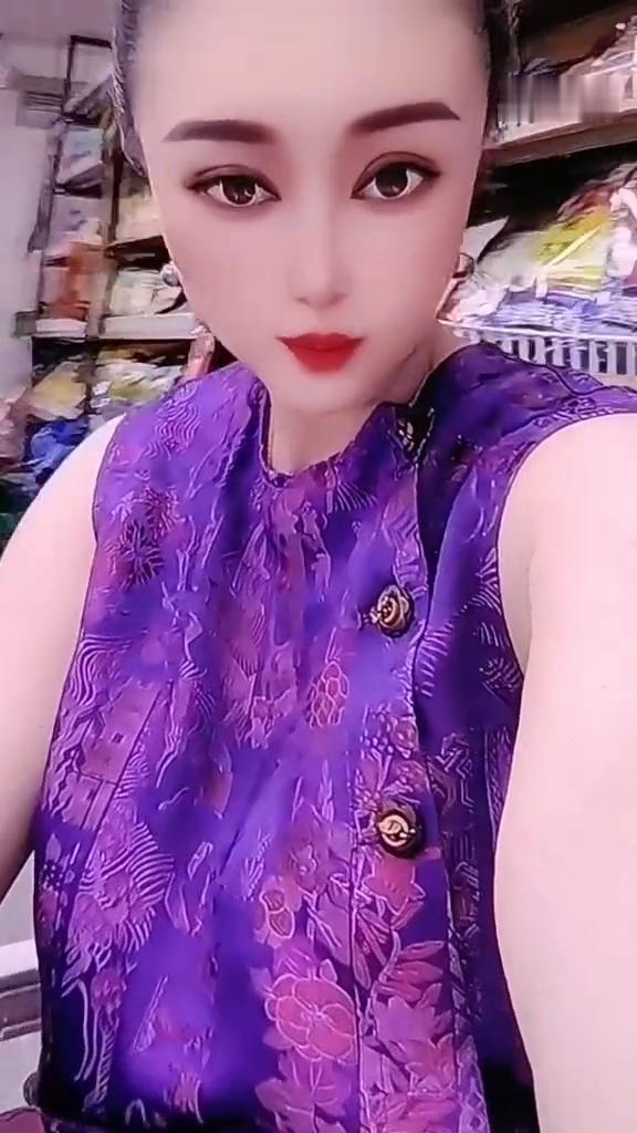 春天的故事。
你可记得时代的画卷，到和谐的歌声，尔可听到发展的呼唤，继往开来，勇