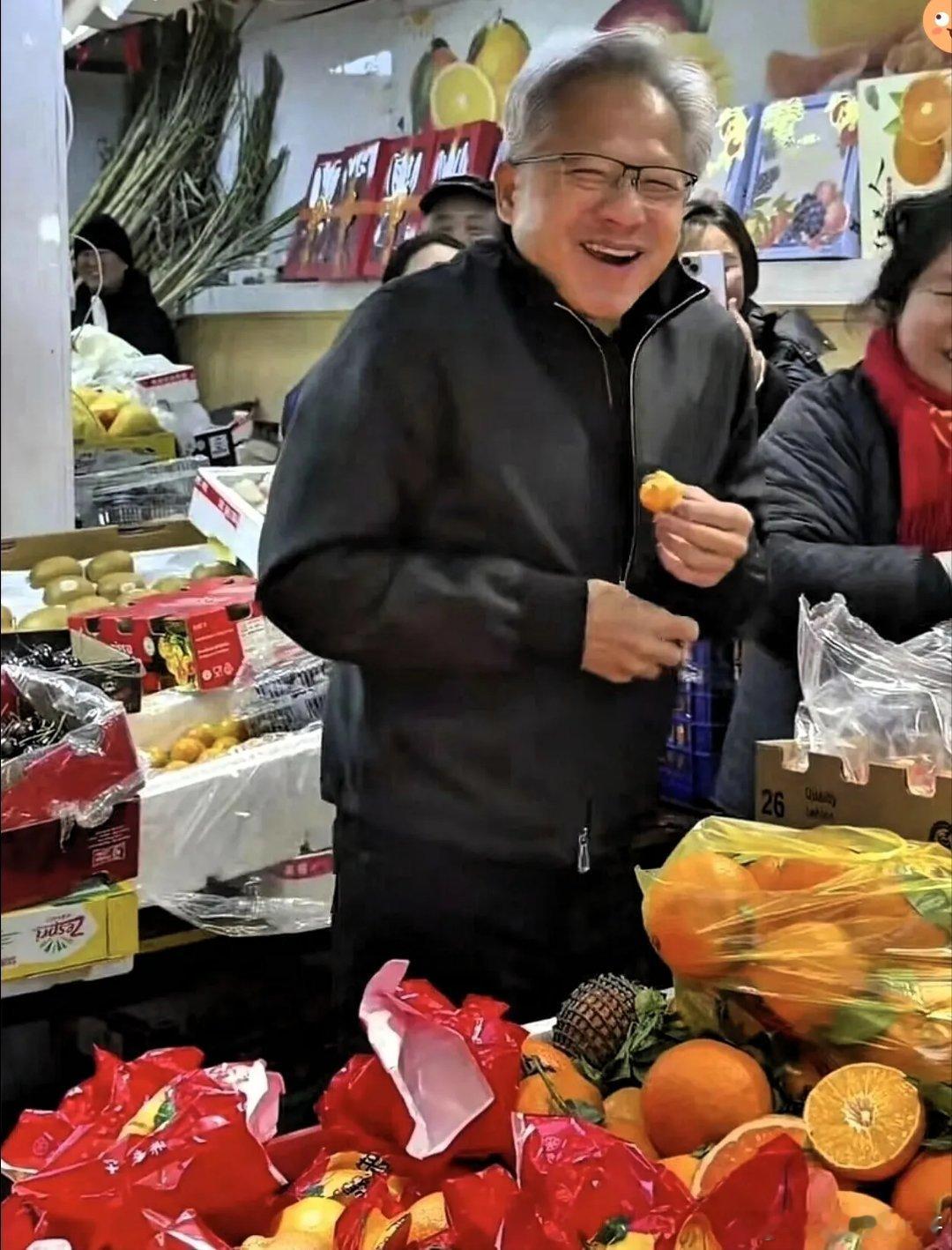 黄仁勋用实际行动告诉我们，人为什么要大气？黄仁勋去上海逛菜市场，这事儿挺有意思。
