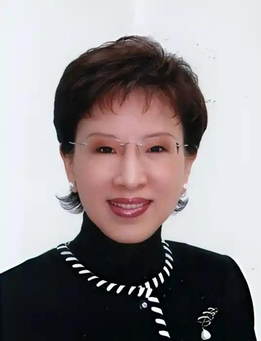 大家要清醒了，台湾只要有洪秀柱，想实现和平统一！马英九，朱立伦，郑丽文这三个人的