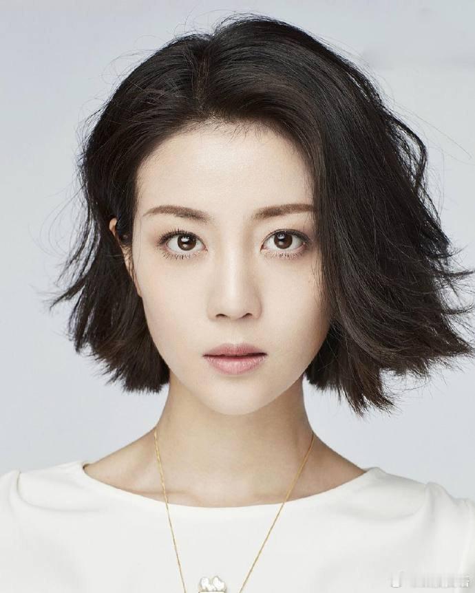 李溪芮短发颜神，美目带电哦！ ​​​