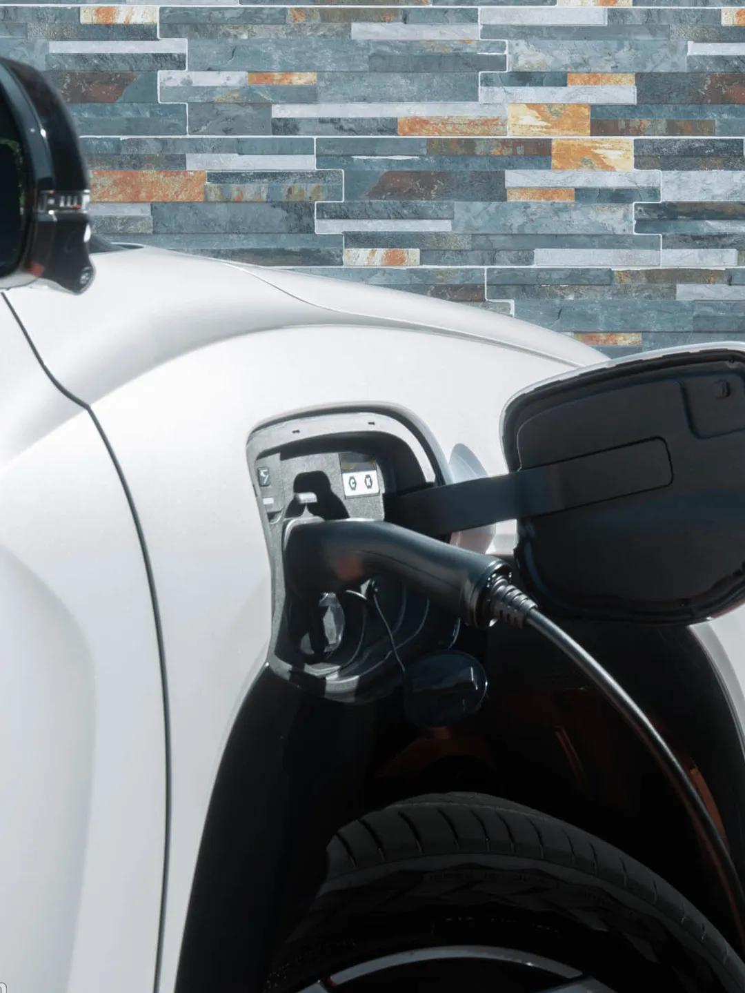 最近，现代汽车在澳大利亚推出2026款Elexio电动SUV。该车定位中型SUV