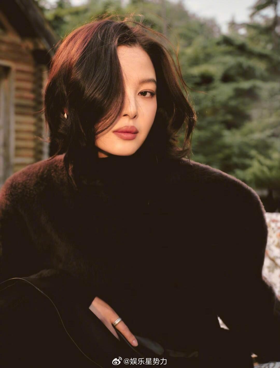 辛芷蕾40岁了 40 岁依旧气场全开，戏路宽广角色多变，从配角到主角稳扎稳打，用