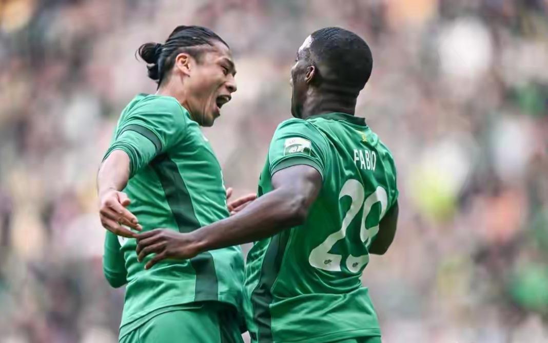 1-1上海申花！北京某媒体人：我宣布！只有北京国安对阵上海海港才配得上“国家德比