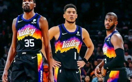 周二篮球         303：独行侠VS太阳 独行侠客场125-138输给马