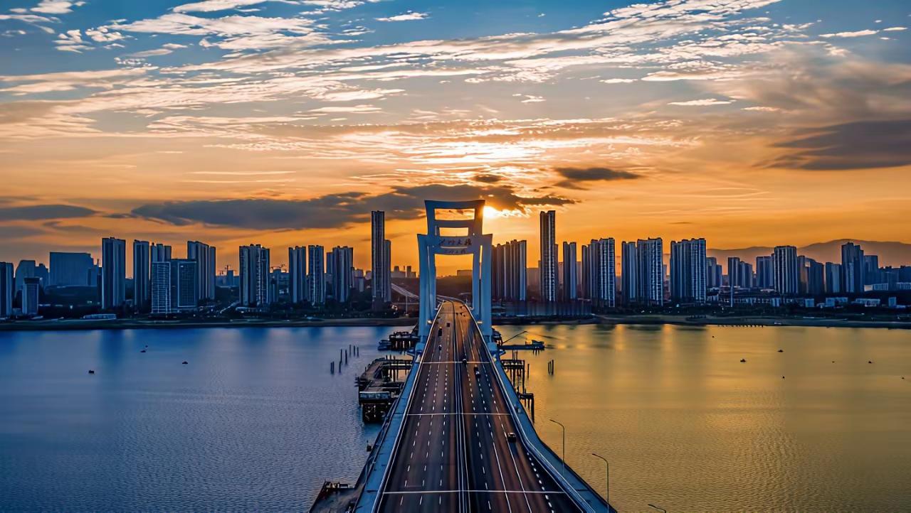 南昌市
江西省省会城市
大南昌都市圈核心城市
环鄱阳湖城市群核心城市
长江中游城