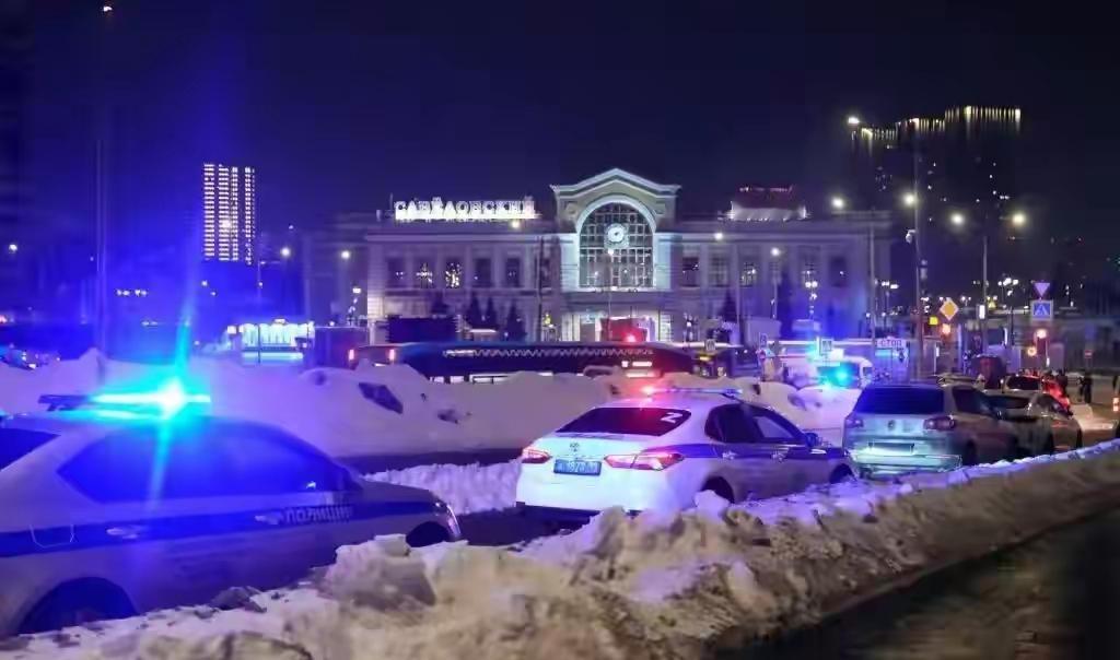 俄首都发生爆炸袭警，会谈再次生变，泽连斯基急表态