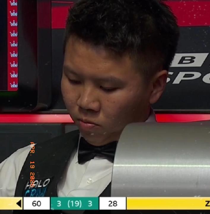 75-28，肖国栋拿下第7局，比分反超4-3领先。
这局周跃龙先上手拿26分，进