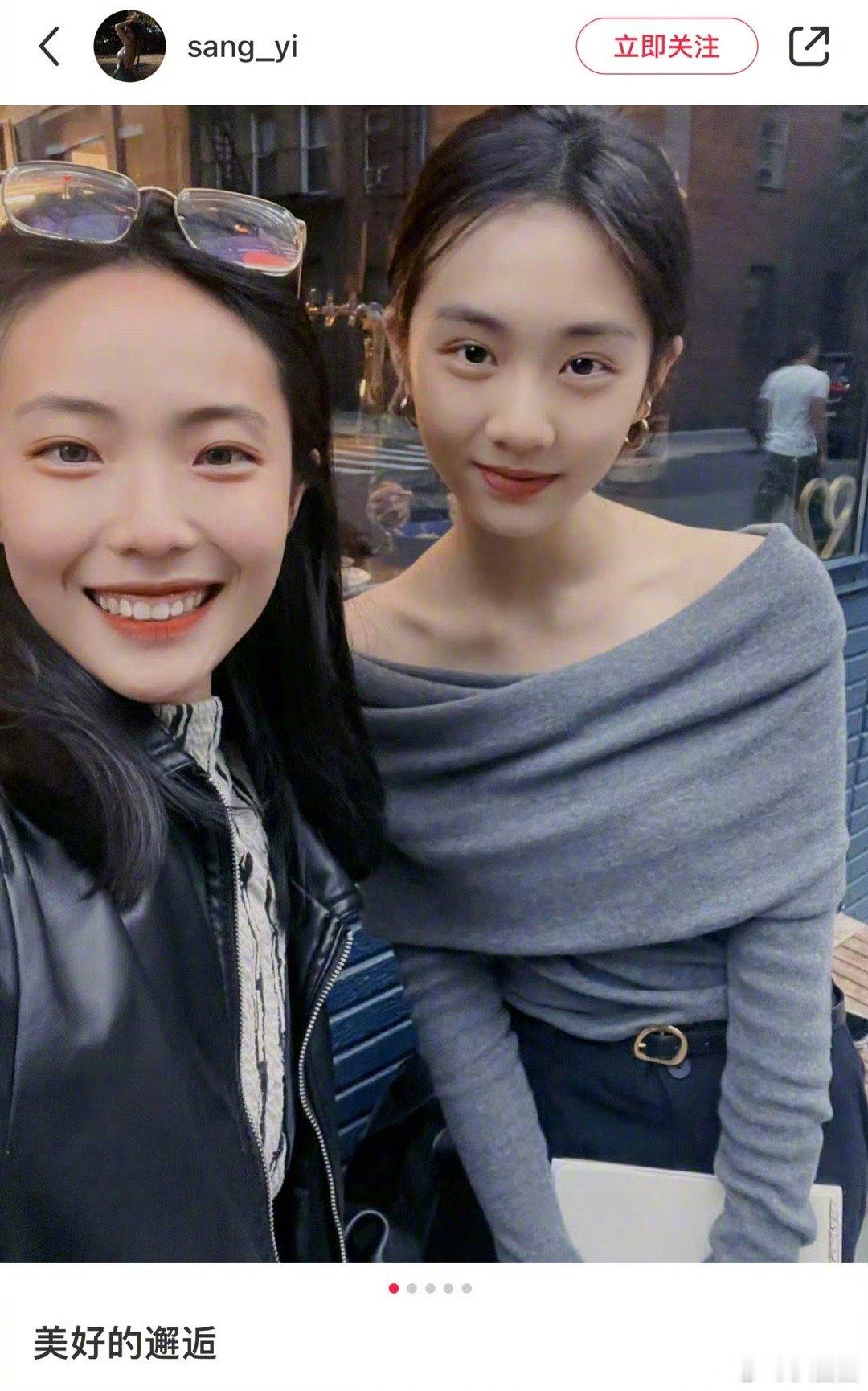 网友纽约偶遇黄多多并晒出合照～ ​​​