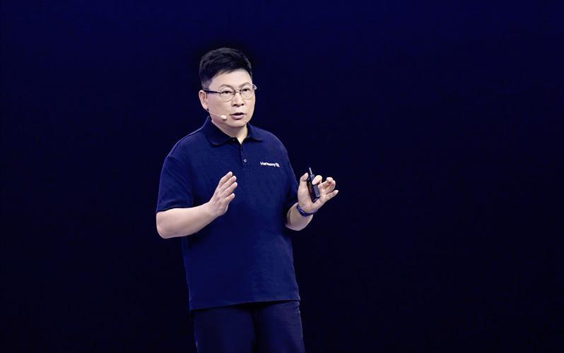 终于搞懂了，为什么余承东现在这么着急推鸿蒙6，背后那点事，说白了不只是产品节奏的