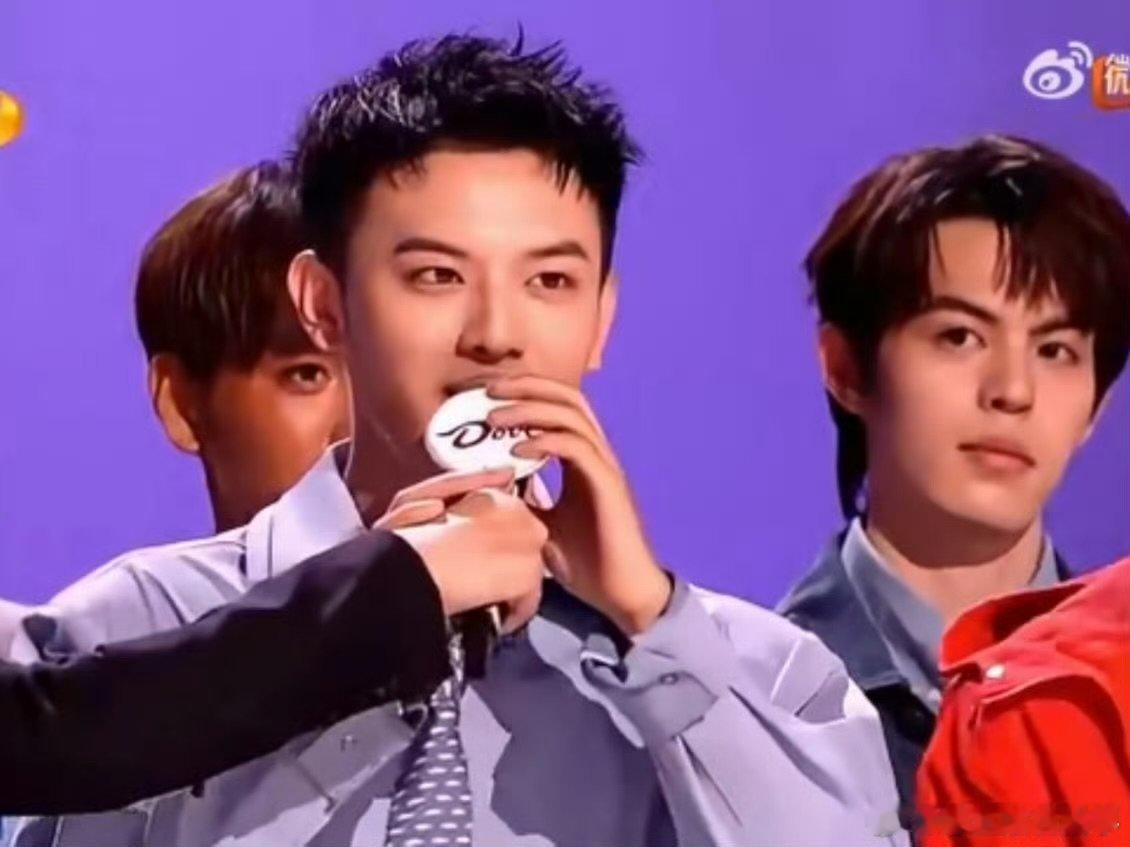 谁懂这种每次都捏一把汗的感觉！两次逆风翻盘，弟弟太会了，声入人心出来的就是强！ 