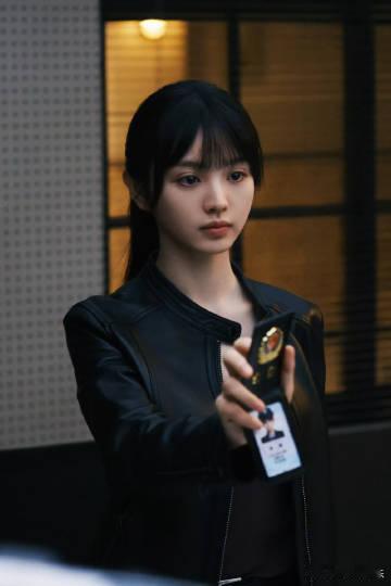 田曦薇戎装警服都控我田曦薇好正的警花味 田曦薇的警花形象太惊艳，简直就是现代美丽