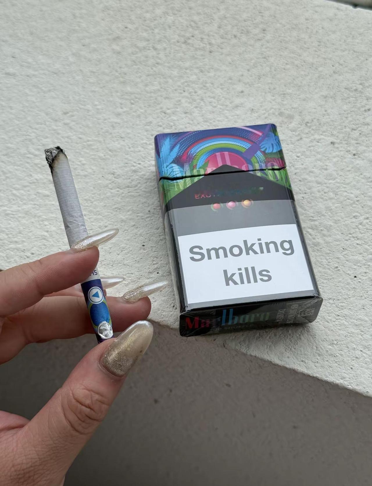 还是蓝色包装的万宝路深得我心。焕变热带水果双重随机体验 隐藏🥒万宝路 万宝路爆