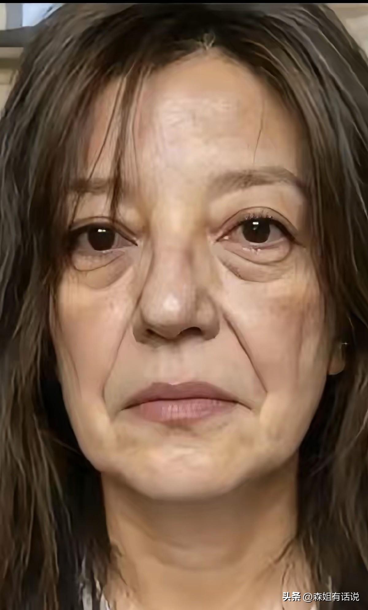 一张好牌，打得稀烂，说的就是她
她定是遭多人恨，才把她拍成了这副丑样

想当年，