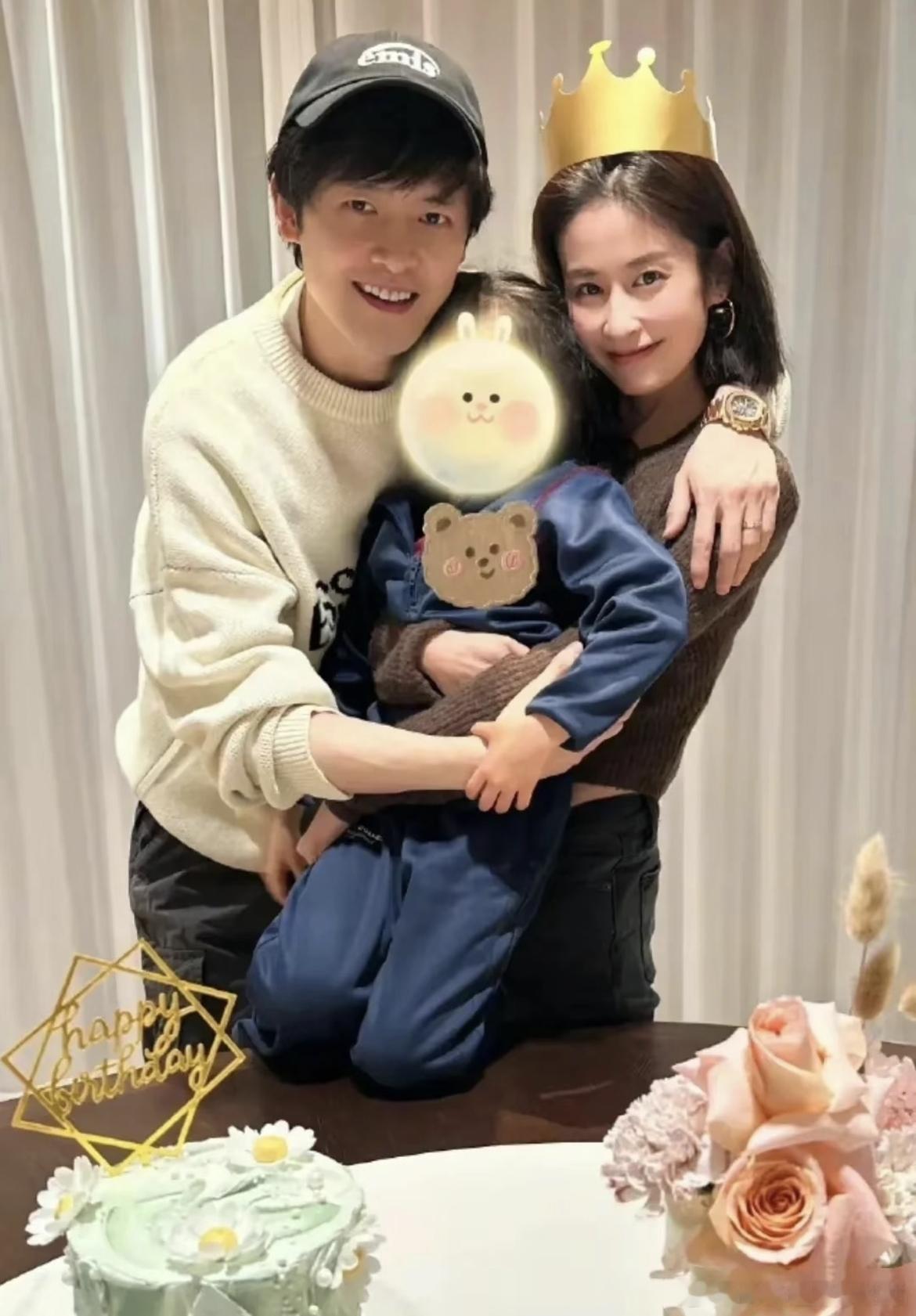 小月亮是颖儿专属摄影师颖儿翻唱《小芳》的幕后彩蛋真是让人惊喜！专属掌镜人竟是8岁