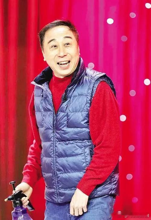 #那些年我们的春晚搭子# 必须是我想死你们了的冯巩老师！每一次出现都是春晚标志，